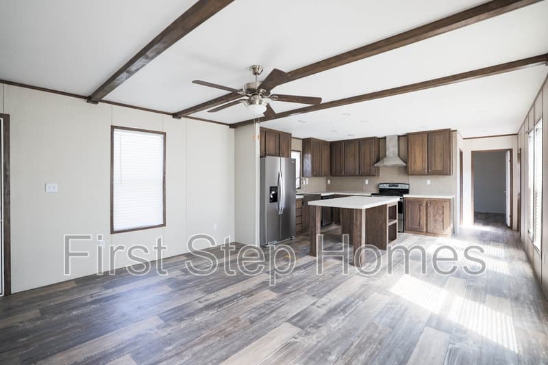 Oak Point House: 222 Islero Drive
