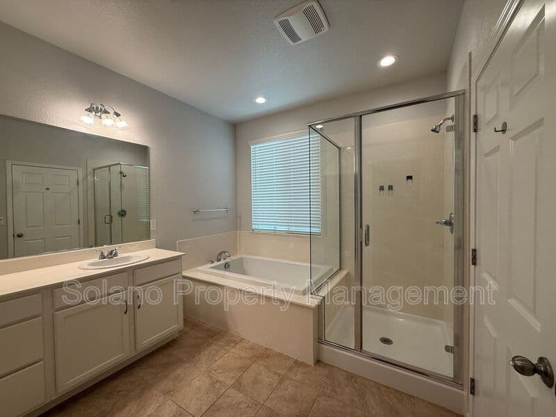 Dixon House: 1680 Gold Street