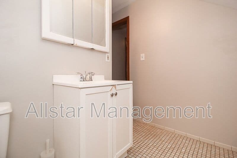 South Euclid House: 4055 Colony Rd