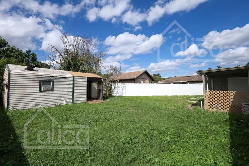 Orlando House: 3810 Cedarwaxwing Ave