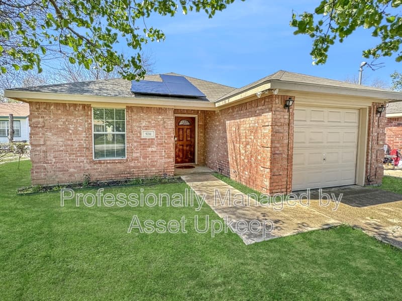 Dallas House: 5711 Arlington Park Drive