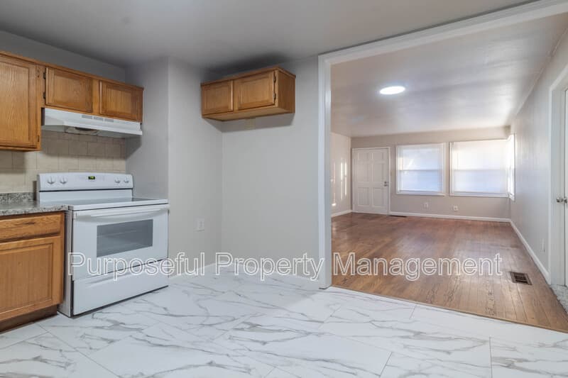 Del City House: 4017 Southeast 23rd Street