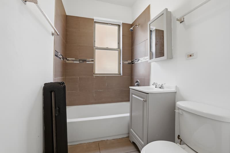 Chicago Condo: 7816 South Cornell Avenue - 7820-#3W