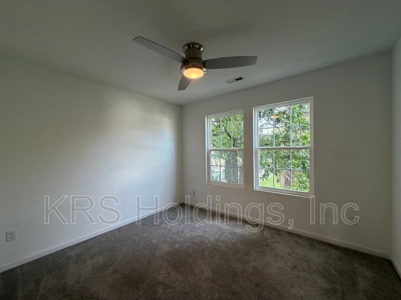 Norfolk House: 1010 Joyce Street