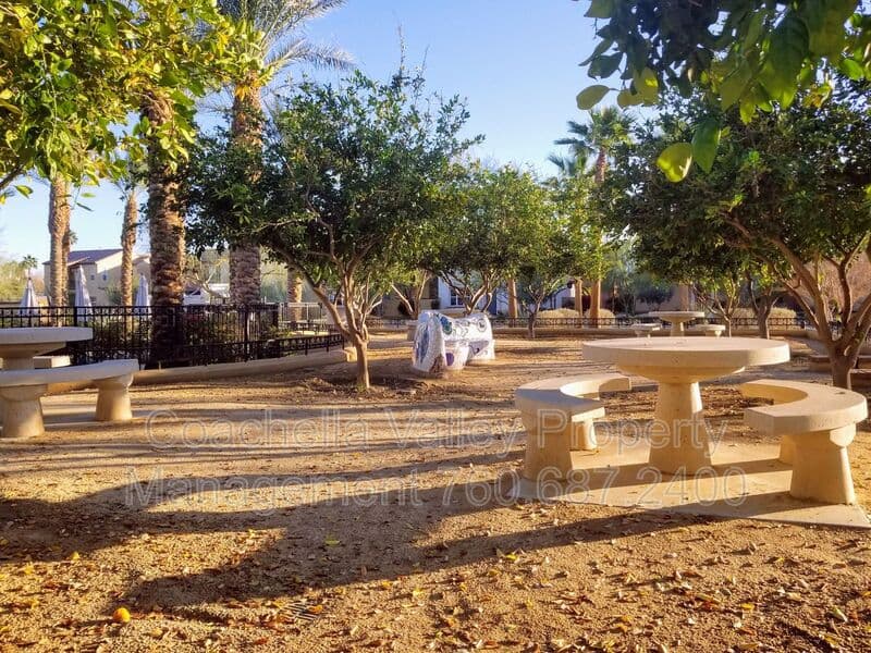 Palm Desert Condo: 321 Paseo Gusto
