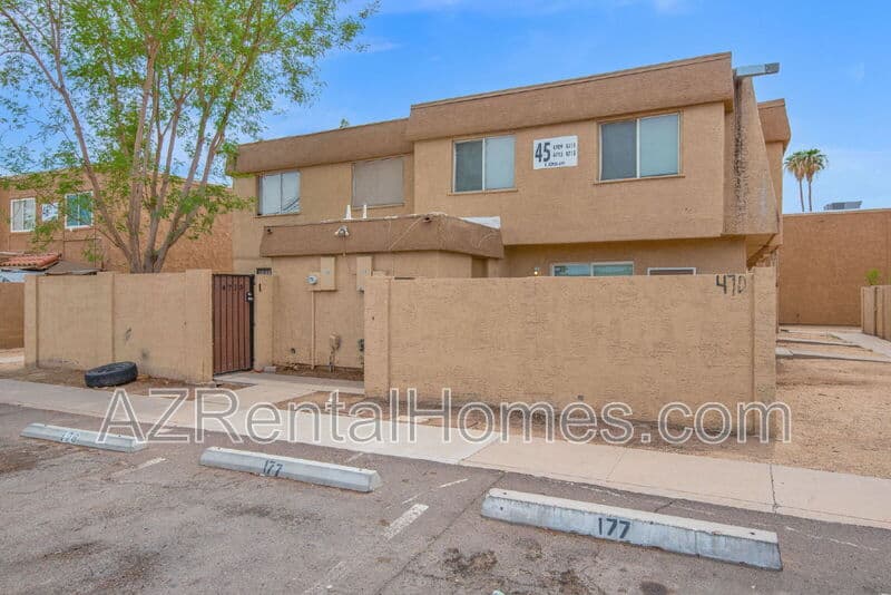 Phoenix Townhome: 4715 E Jones Ave