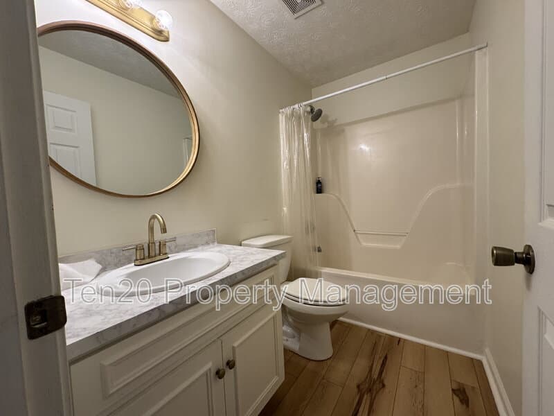 Columbus House: 6009 Creek Stone Court