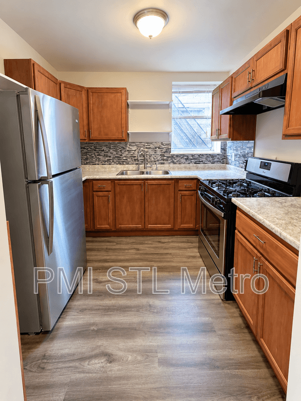 Saint Louis Apartment: 5206 Vernon Ave