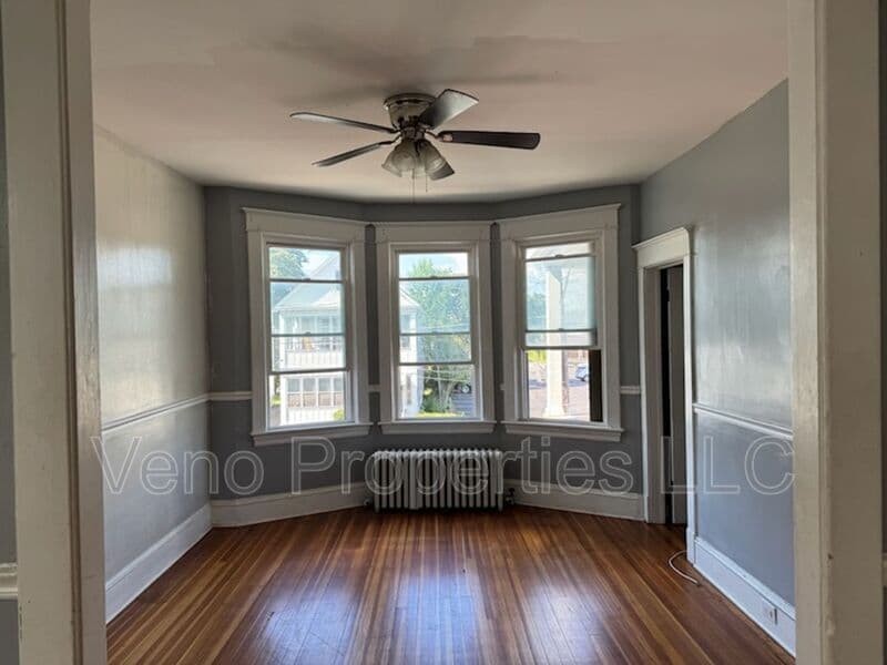 Albany House: 13 Southern Blvd.