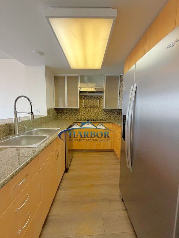 Long Beach Condo: 700 E. Ocean Blvd.