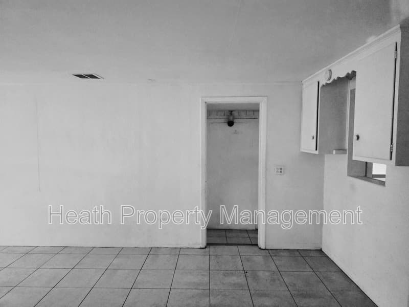 Largo House: 504 6th Ave NW