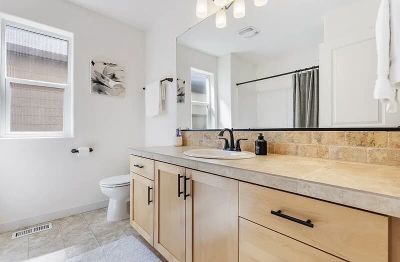 Beaverton House: 370 Southwest 204th Terrace