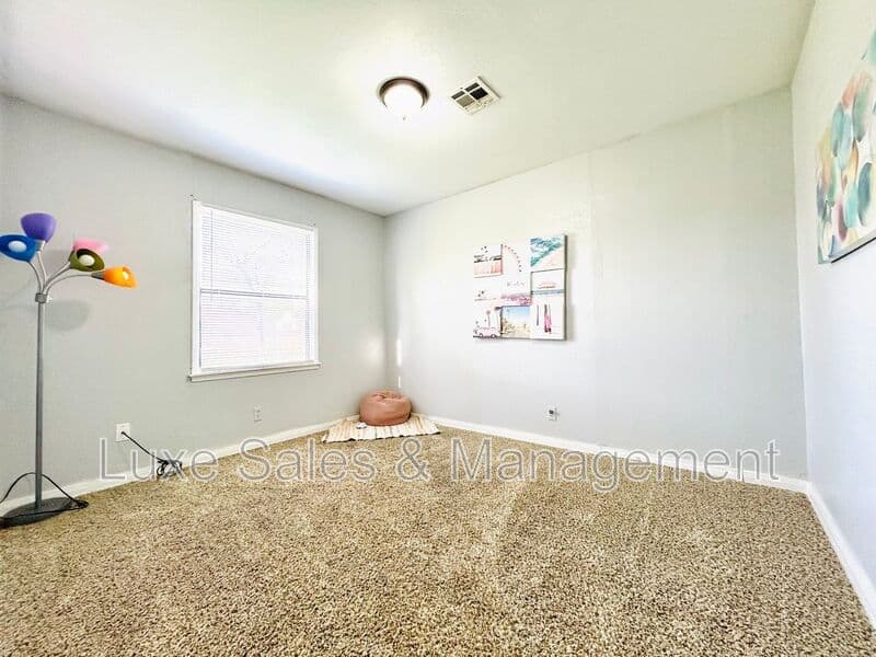 Del City House: 4220 SE 25th St