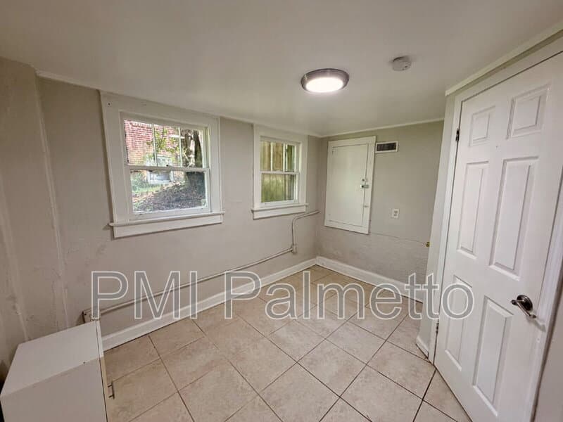 Columbia House: 1304 Mount Vernon Street