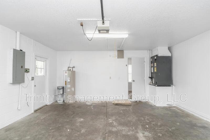 Ocala House: 2405 Southeast 46th Court