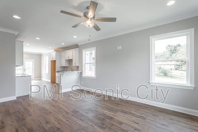 Cleveland House: 2631 Rogers Dr SE
