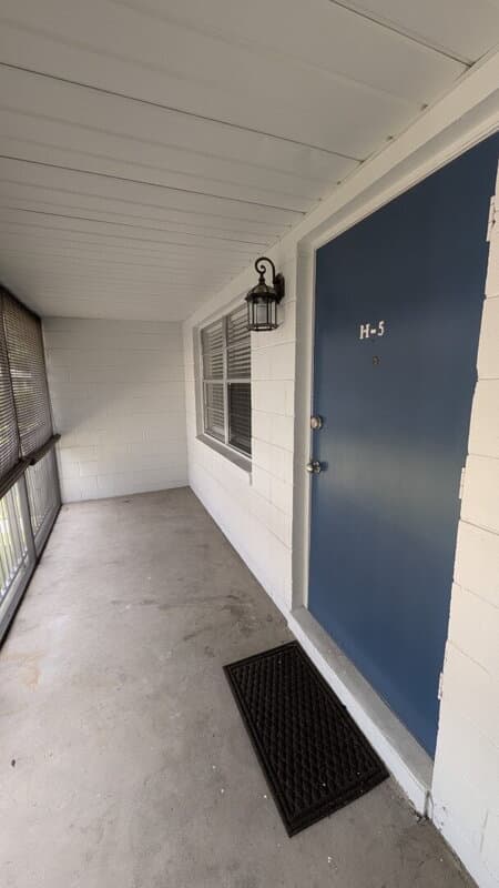 Sanford Condo: 700 E Airport Blvd