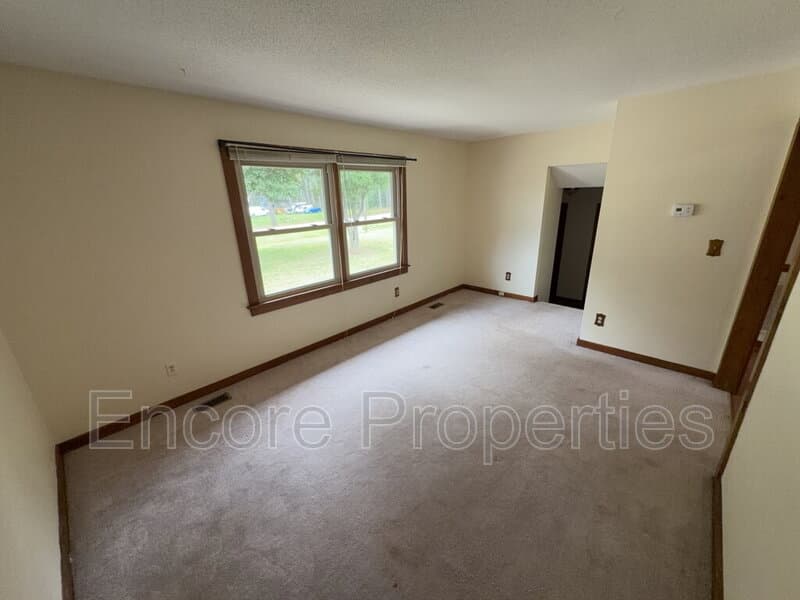 Knightdale House: 1125 Bermuda Run