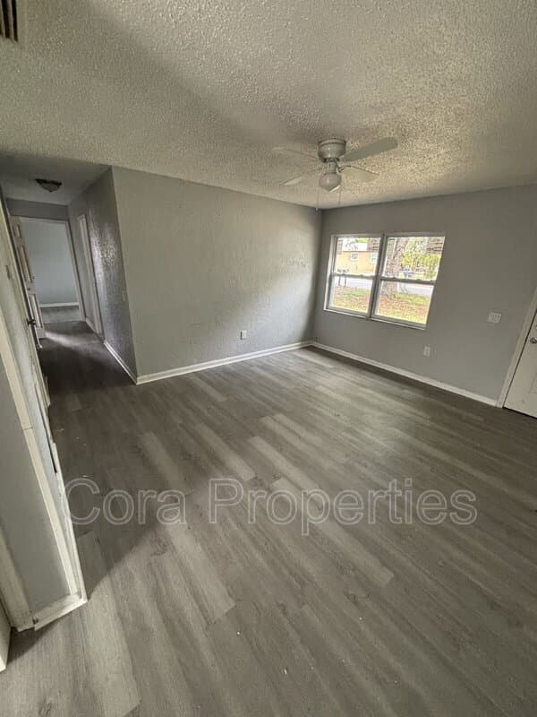 Lake Wales House: 2436 Lilly Street