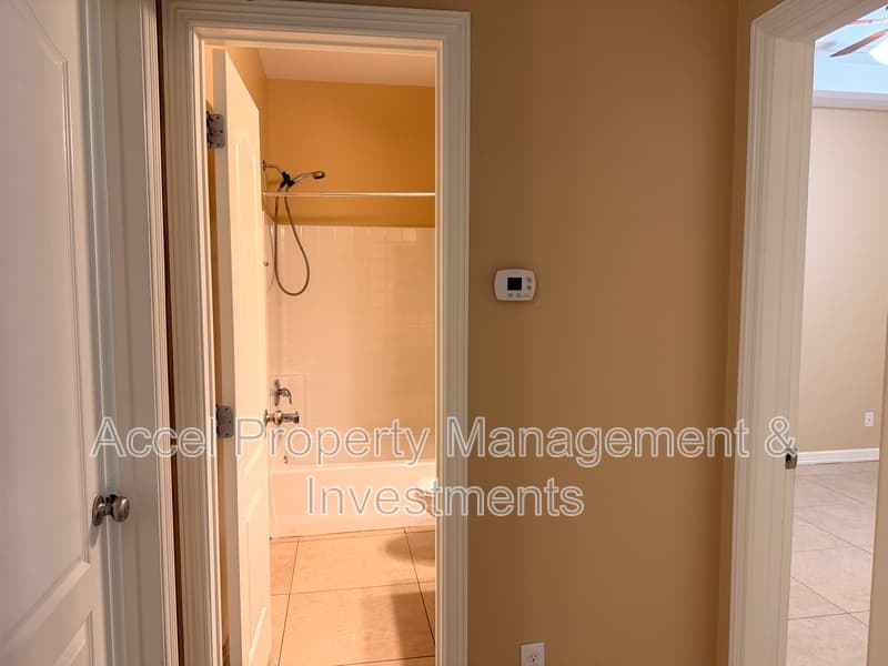 Alton Condo: 2600 E Garfield