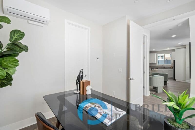 San Diego Apartment: 1695 Saturn Blvd