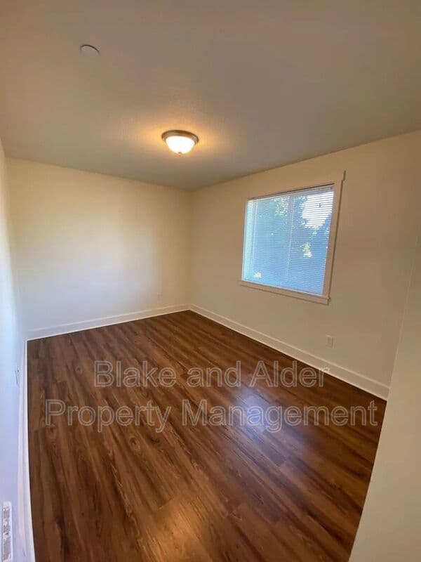 Portland House: 8211 N Montana Ave