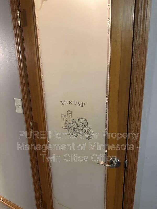 South Saint Paul Condo: 221 Grand Ave W