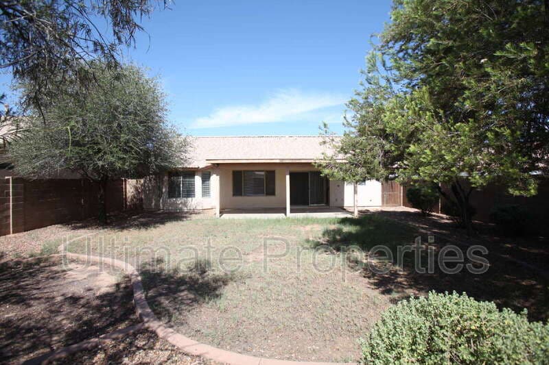 Glendale House: 10407 W Medlock Dr