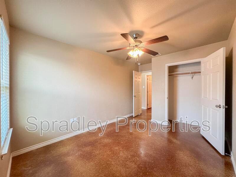Belton Condo: 1576 Brady Way