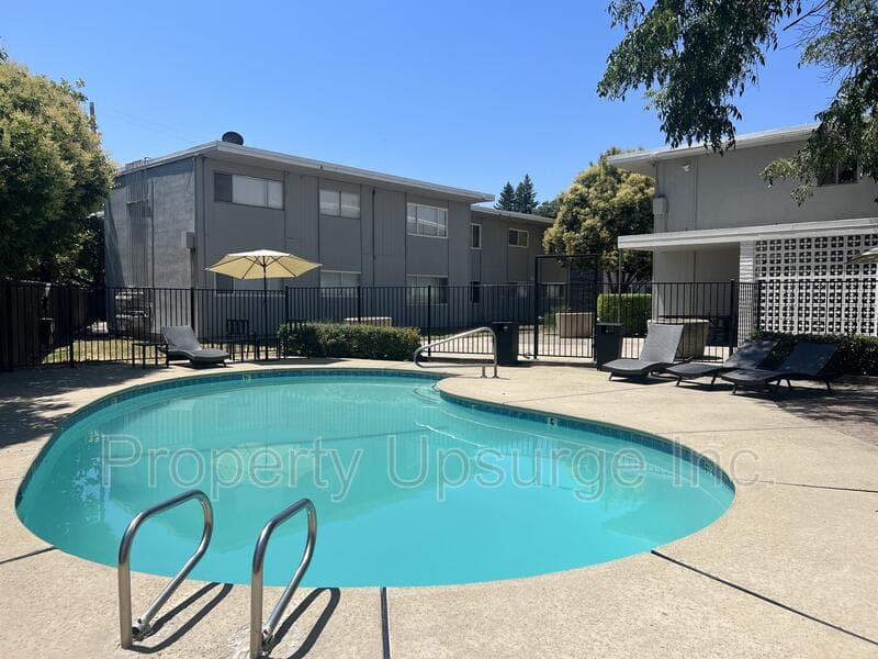 Yuba City Condo: 330 Bird St