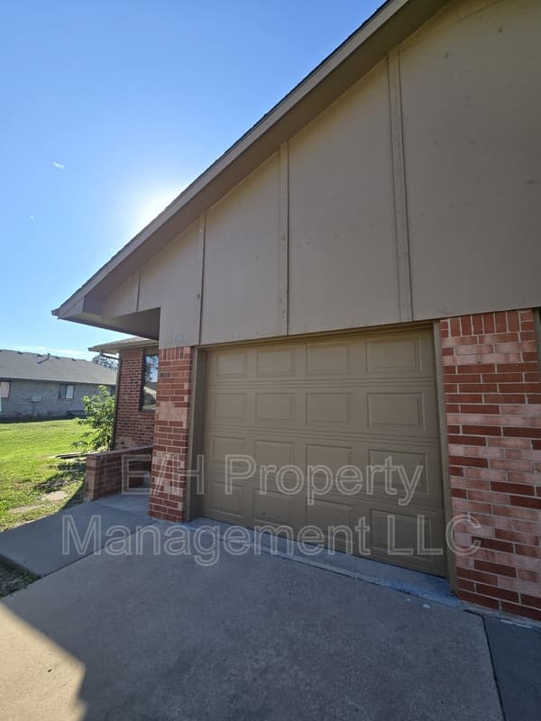 Wichita Condo: 7003 West O'Neil Street