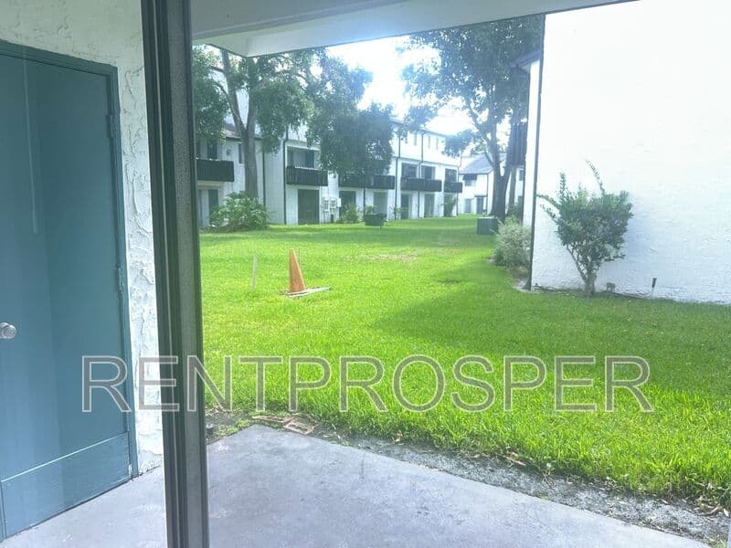 Orlando Condo: 4207 S. Semoran Blvd