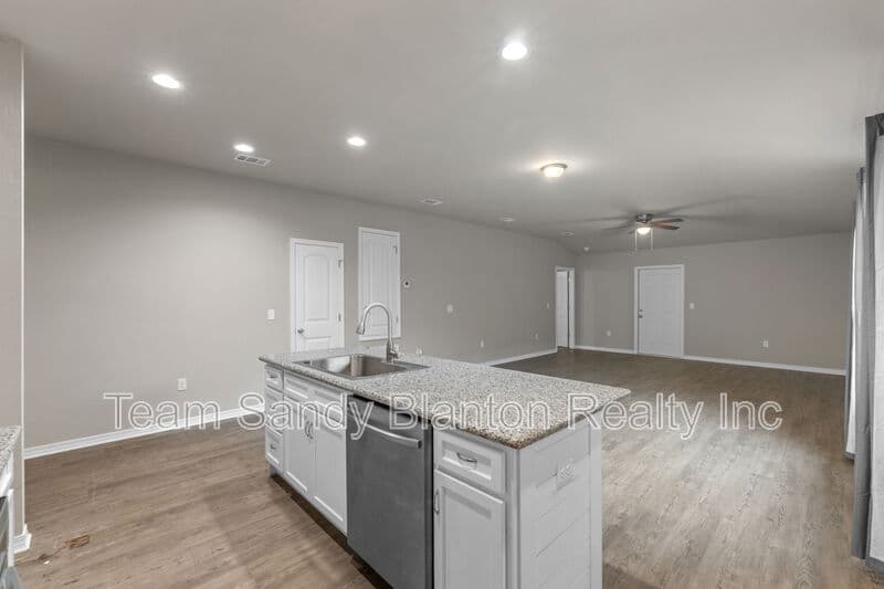 Milton House: 3210 Electra Drive