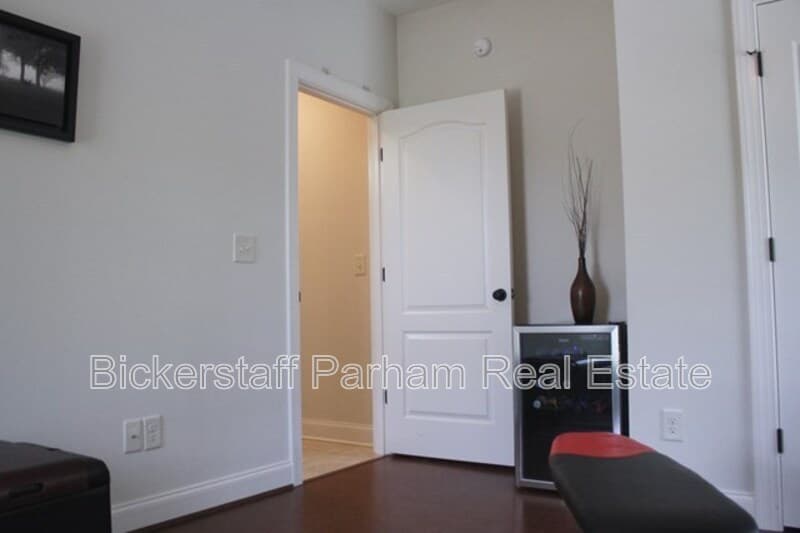 Columbus House: 7165 Bridgemill Drive