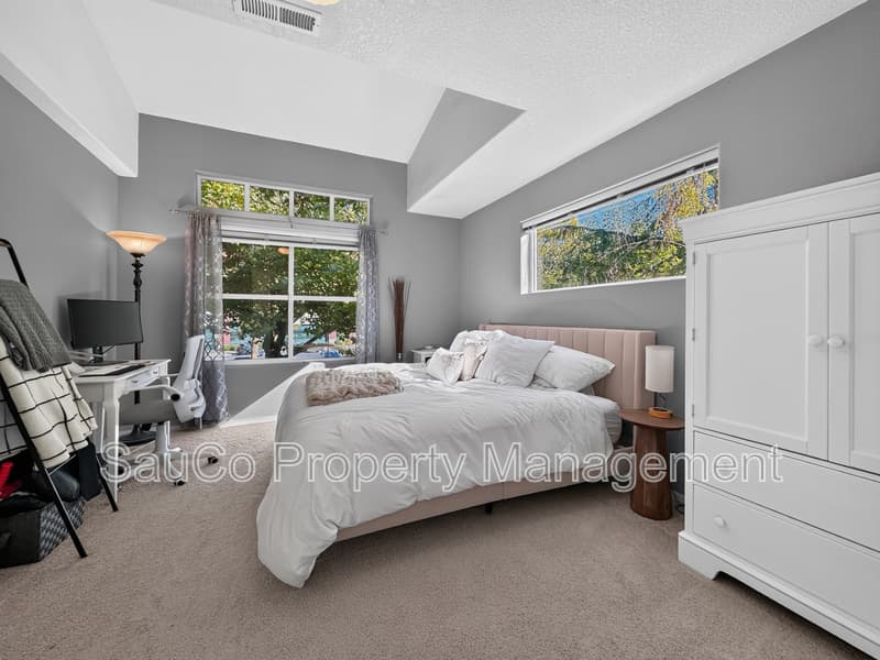 Beaverton House: 2200 Northeast Redelfs Way