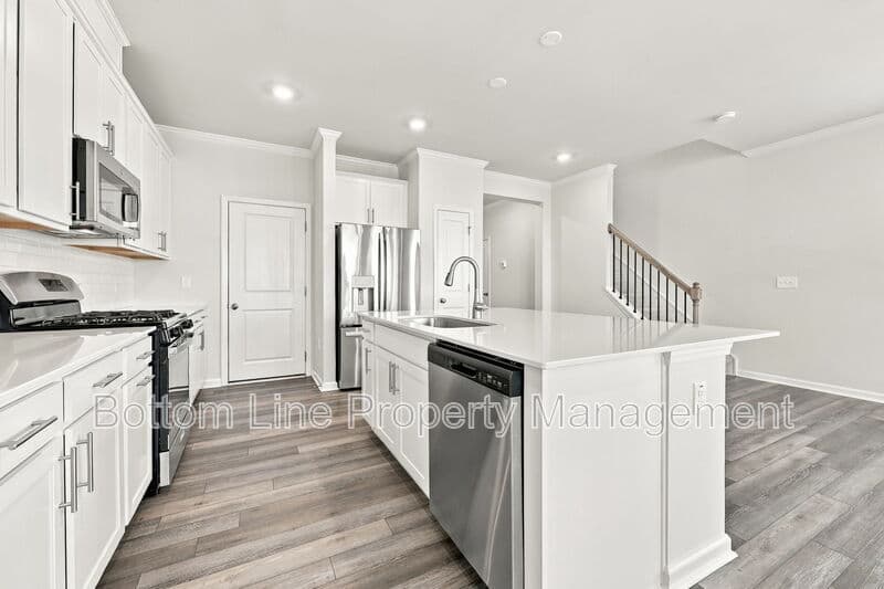 Durham Townhome: 5811 Woodlawn Dr