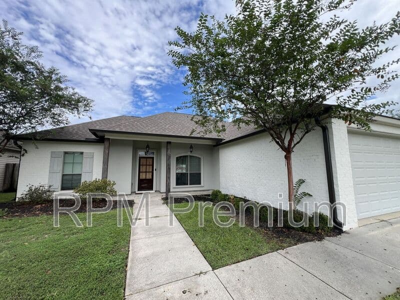 Denham Springs House: 10753 Fenway Lane
