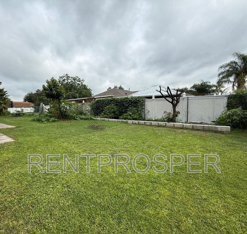 Kissimmee House: 677 Elbridge Dr