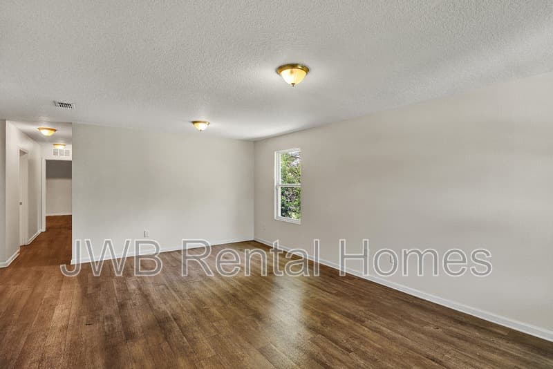 Jacksonville House: 7952 Dekle Ave