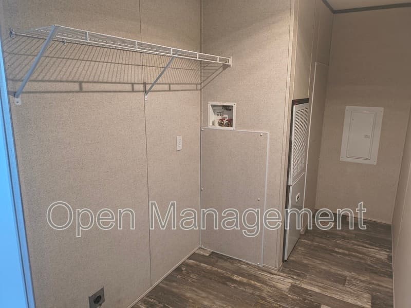 Brookline House: 4950 W Farm Rd 156