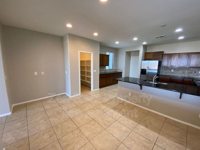 Maricopa House: 36971 W Oliveto Ave