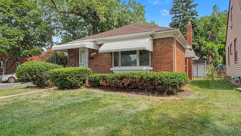 Lincoln Park House: 2957 Fort Park Boulevard