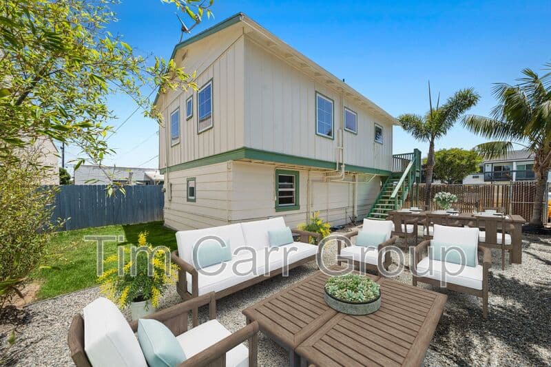 Costa Mesa Condo: 123 E 18th Street