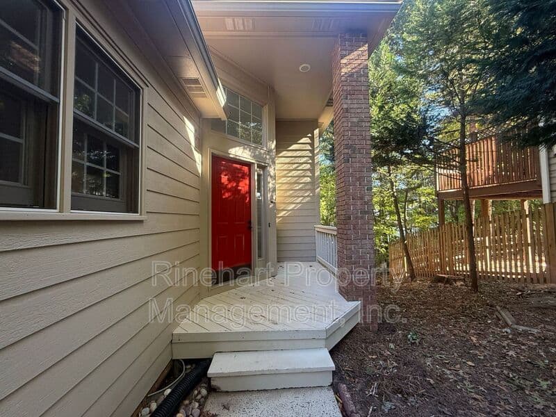 Tega Cay House: 12108 Baywoods Drive
