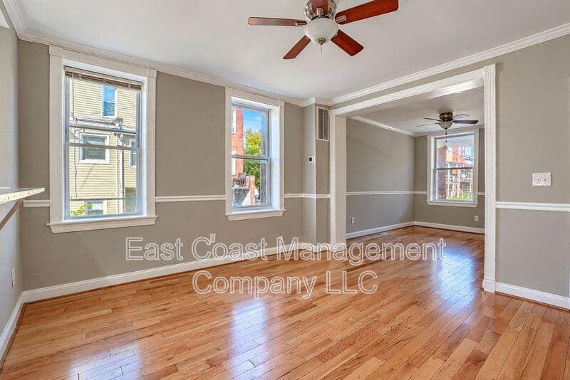 Baltimore House: 1120 N Lakewood Ave