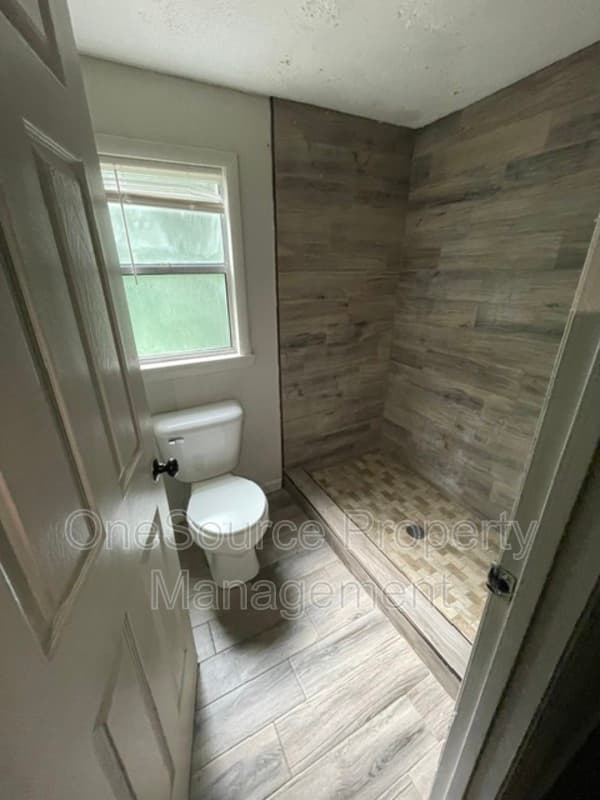 Quincy House: 911 7Th Street