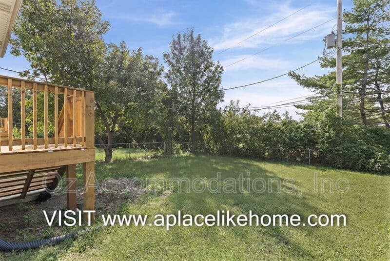Olathe Condo: 1727 W Spruce St