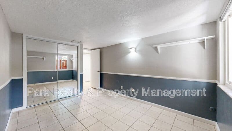 Aurora House: 2946 S Moline Pl