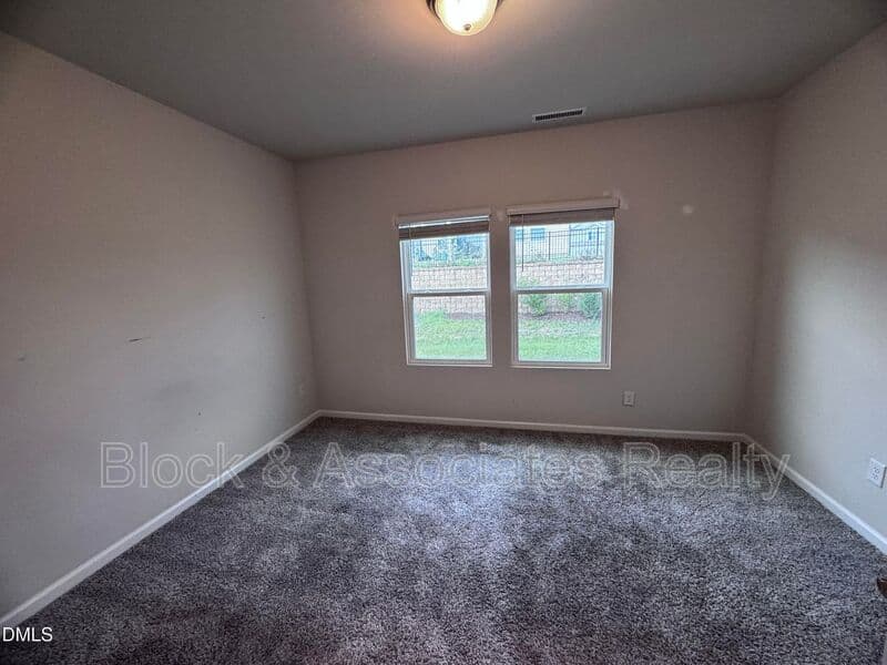 Fuquay Varina House: 129 Boone Lake Way