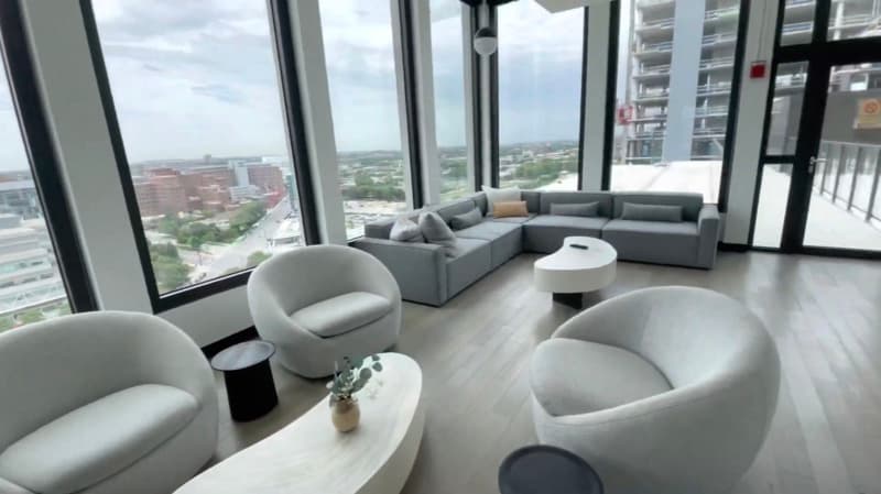 Chicago Condo: 1946 W Ogden Ave